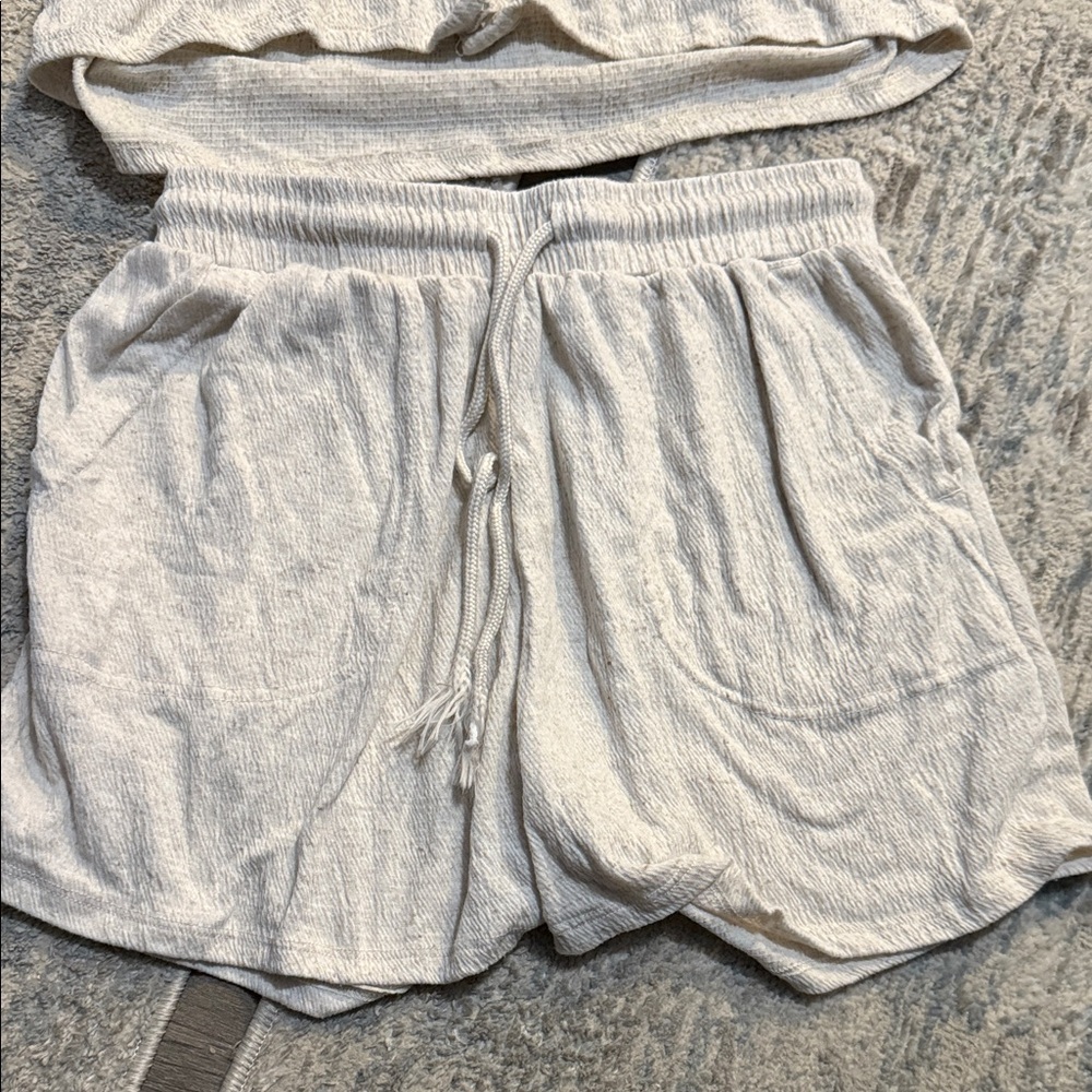 Cozy Beige and Floral Sleep Sets - Picture 2 of 8